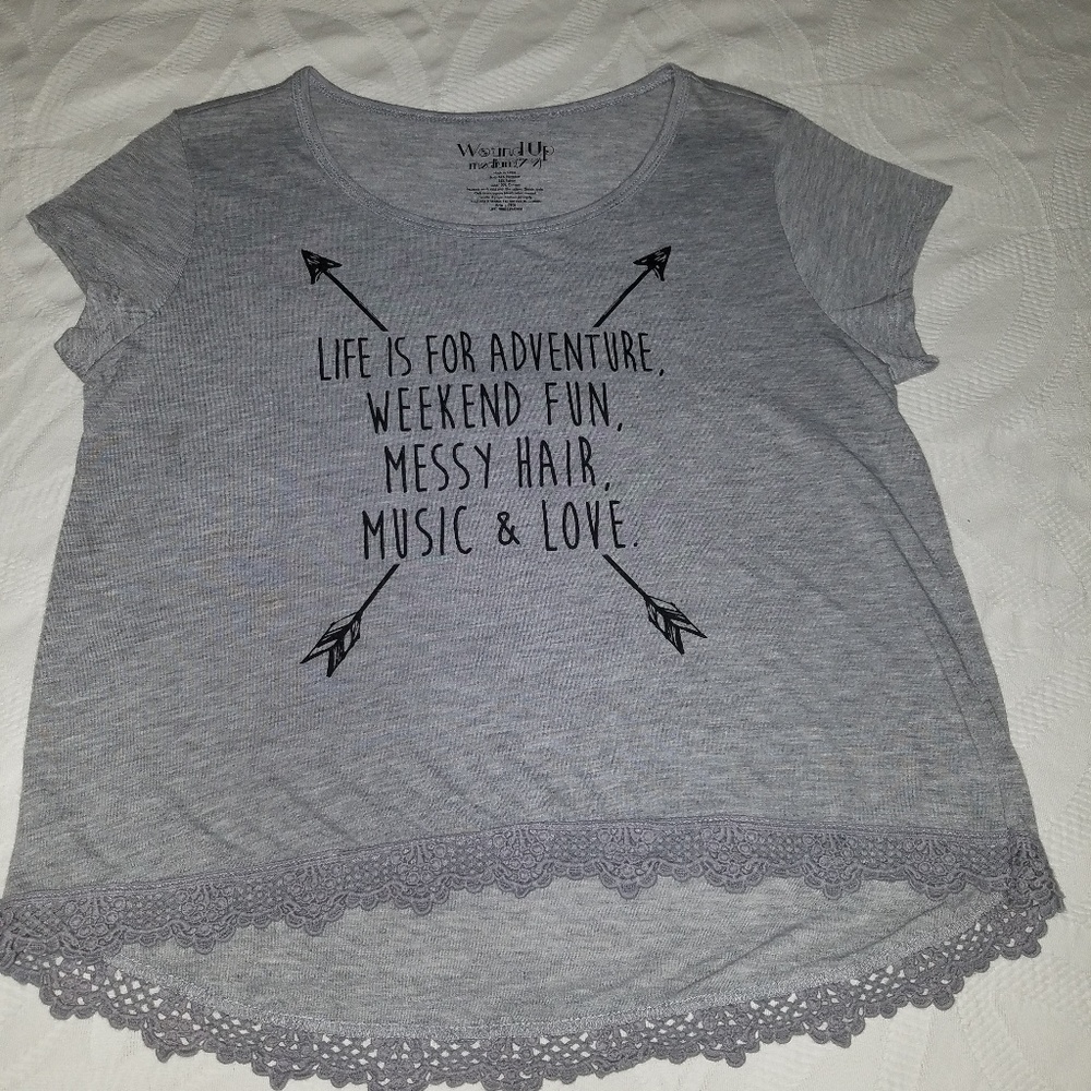 Wound Up size medium (7-9) short sleeve gray